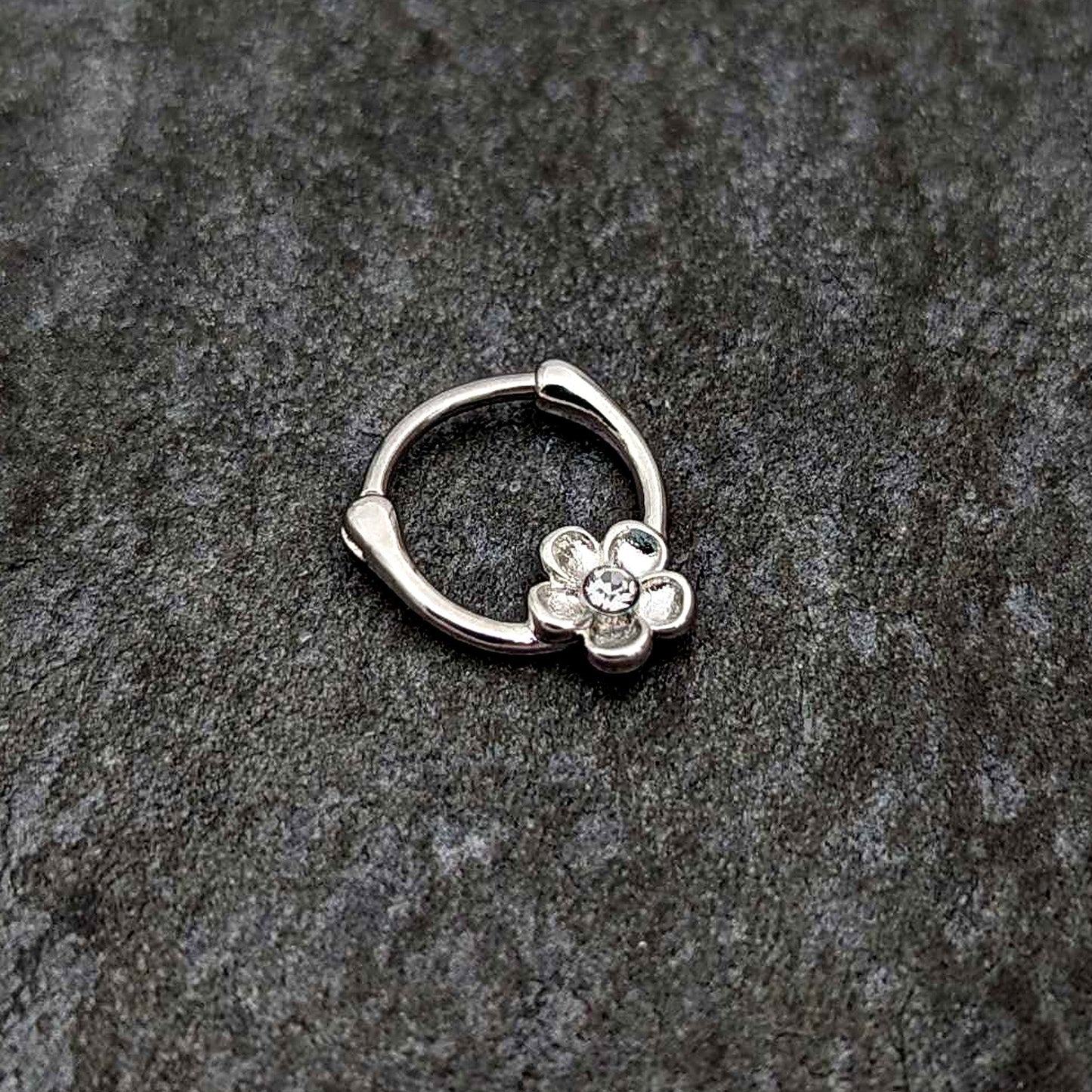 16G 5/16 Clear Gem Sweetheart Flower Cartilage Clicker